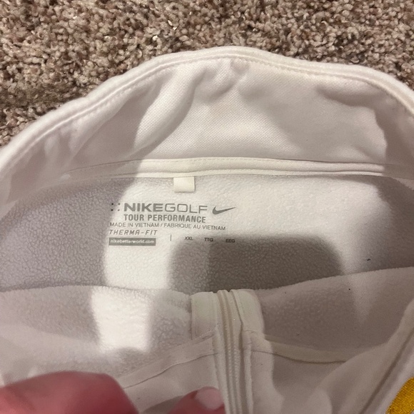 Nike Golf Iowa Hawkeyes Men's 1/4 Zip - Picture 3 of 3